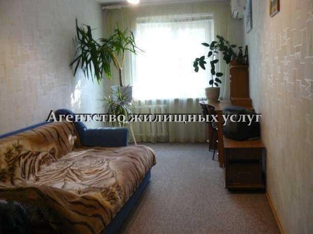 В продажу трикімнатна квартира на Алмазному!Загальна площа 61 м2, кухня 9,5 м2Будинок цегляний, кімнати комбінованіОпалення центральнеДев`ятий поверх дев`ятиповерхового будинку, що дозволяє слідкувати за красою Полтави!Два балкониПоруч знаходиться вся необхідна інфраструктура: ринок, зупинка громадського транспорту, супермаркети. В пішій доступності школата садочок.За додатковою інформацією телефонуйте!
