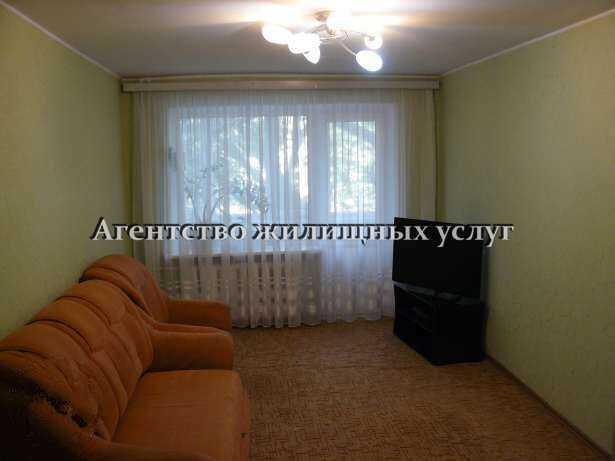 В продажу трикімнатна квартира на Алмазному!Загальна площа 61 м2, кухня 9,5 м2Будинок цегляний, кімнати комбінованіОпалення центральнеДев`ятий поверх дев`ятиповерхового будинку, що дозволяє слідкувати за красою Полтави!Два балкониПоруч знаходиться вся необхідна інфраструктура: ринок, зупинка громадського транспорту, супермаркети. В пішій доступності школата садочок.За додатковою інформацією телефонуйте!
