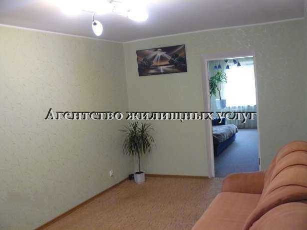 В продажу трикімнатна квартира на Алмазному!Загальна площа 61 м2, кухня 9,5 м2Будинок цегляний, кімнати комбінованіОпалення центральнеДев`ятий поверх дев`ятиповерхового будинку, що дозволяє слідкувати за красою Полтави!Два балкониПоруч знаходиться вся необхідна інфраструктура: ринок, зупинка громадського транспорту, супермаркети. В пішій доступності школата садочок.За додатковою інформацією телефонуйте!