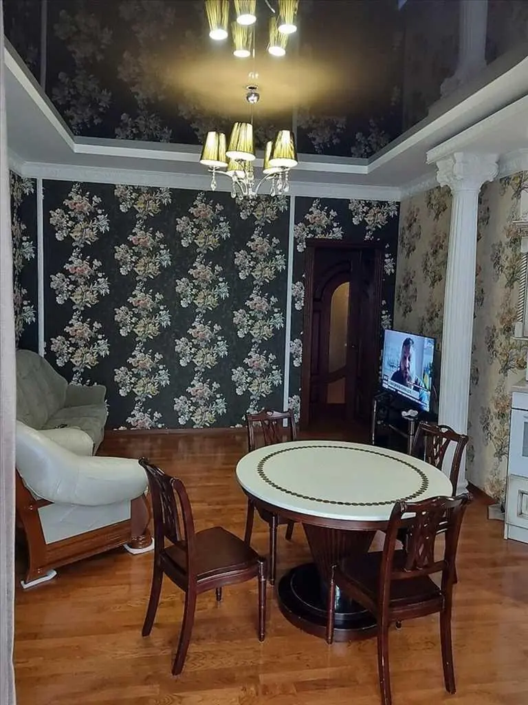 Квартира · 2 кімнати — Центр