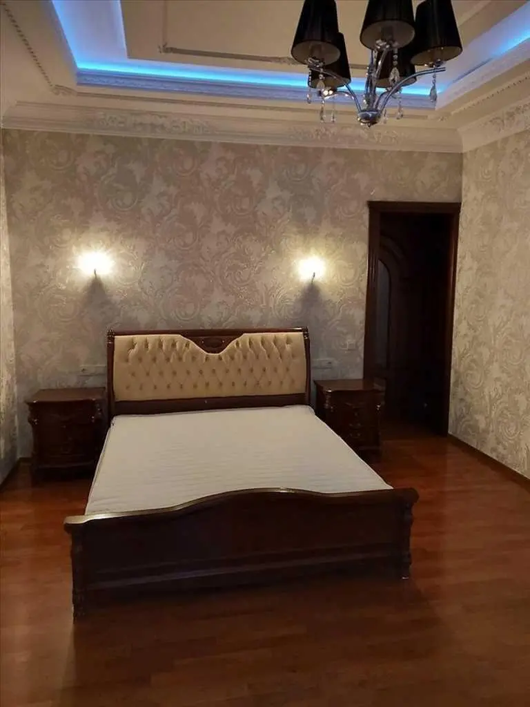 Квартира · 2 кімнати — Центр