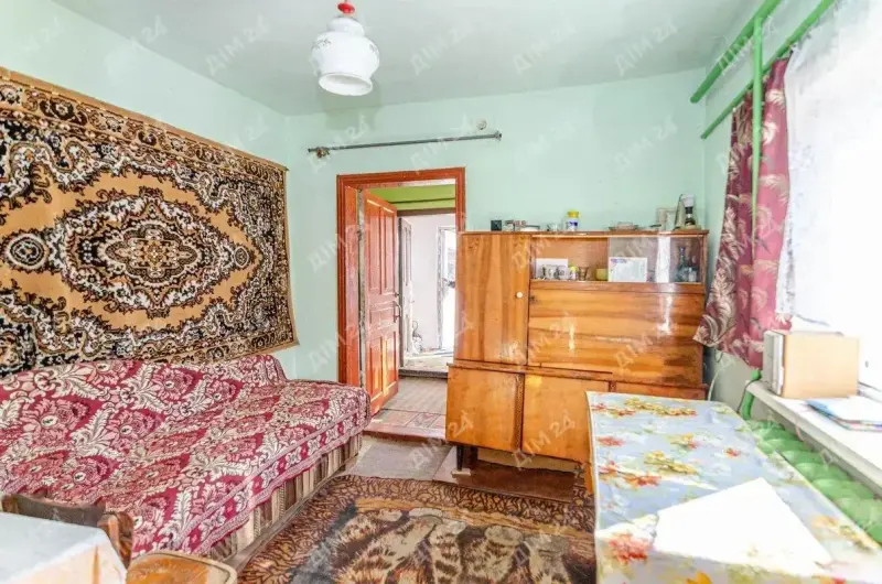 Тиша, природа та комфорт заміського життя, не відмовляючись від переваг міста.На правому березі річки Ворскла поруч із абрикосовою галявиною ви отримуєте будинок зі зручностями та комбінованим опаленням.* Загальна площа будинку 49,8 м2;* три житлові кімнати; * опалення індивідуальне газове плюс двозонне напівавтоматичне пічне газове;* водопостачання централізоване; * суміжний санвузол замінені сантехнічні комунікації є зливна яма;* для підігріву води встановлений бойлер;* нові енергоощадні металопластикові вікна;* земельна ділянка 10 соток функціональність та простір якої, дозволяє втілити в життя ландшафтний проект вашої мрії;* присвоєний кадастровий номер;* асфальтований під`їзд.Лише 4км до міста. Поруч школа та дитячий садочок. До зупинки маршрутного транспорту та магазину 50 метрів.