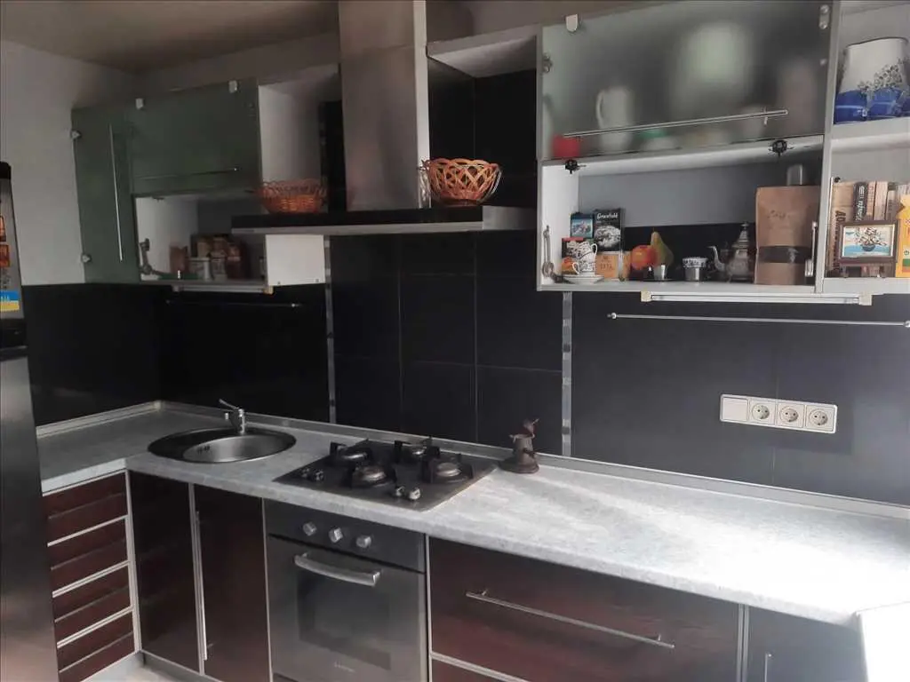 Квартира · 3 кімнати