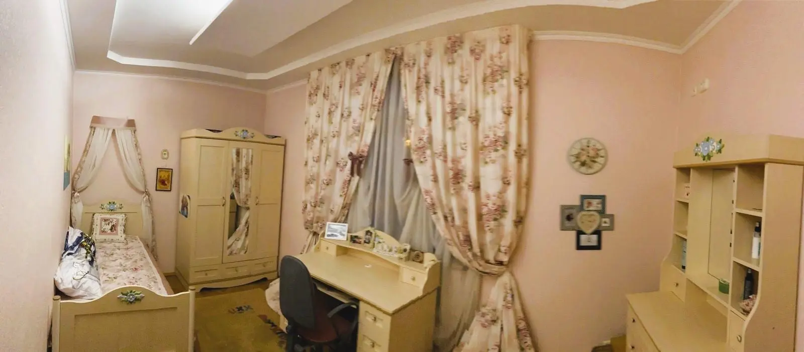 Квартира · 4+ кімнати — Центр