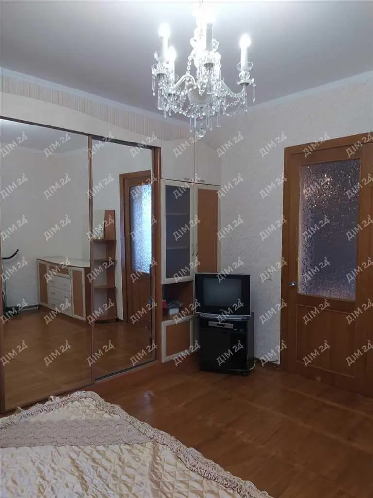 Квартира · 3 кімнати — Зигіна