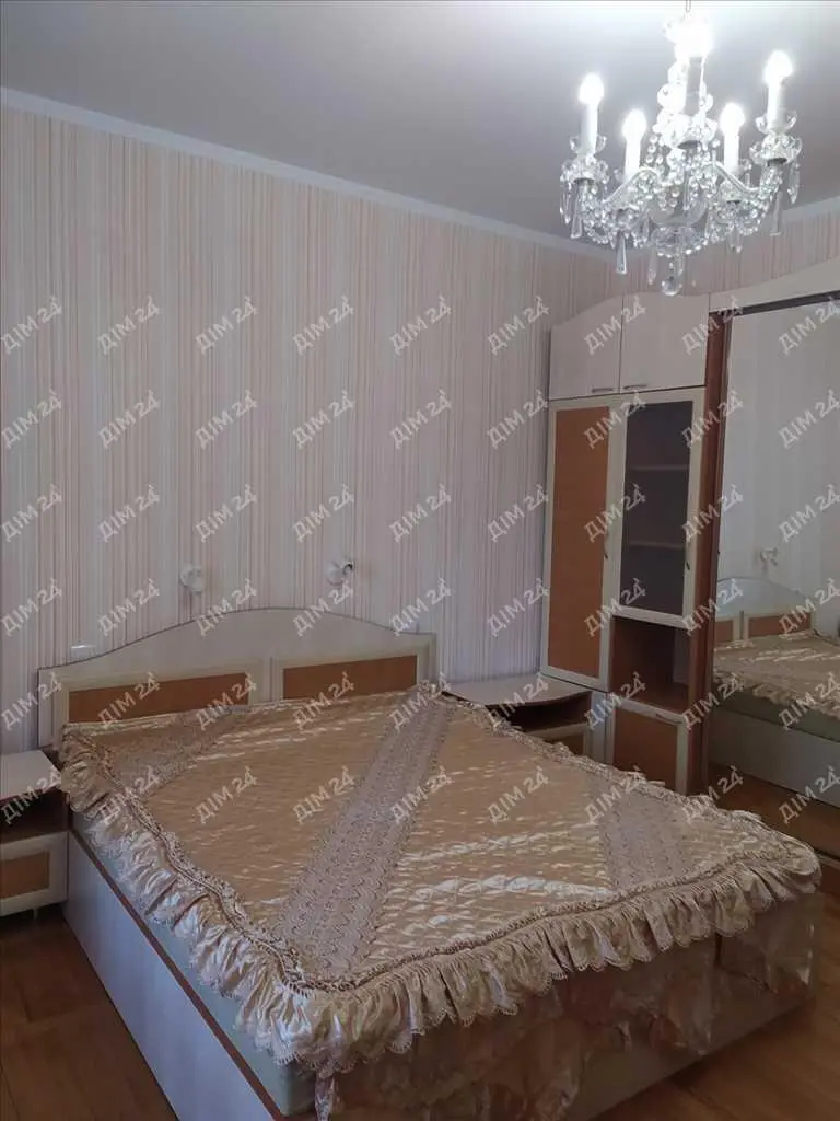 Квартира · 3 кімнати — Зигіна