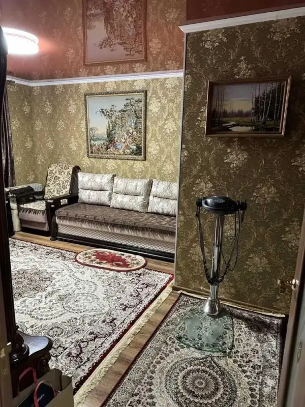 Квартира з автономним опаленням на Огнівці.Міцний та теплий цегляний будинок 2019 року забудови.Середній 6 поверх, новий ліфт.Встановлений 2 контурний котел, що заощадить кошти в опалювальний сезон.2 кондиціонера подарують комфорт в спекотні дні.Виконаний сучасний ремонт, ніхто не проживав.Встановлений відеодомофон.Нова техніка іде в подарунок новим власникам.Поряд магазини, супермаркет, аптека, зупинка транспорту.Телефонуйте та домовляйтеся на показ!