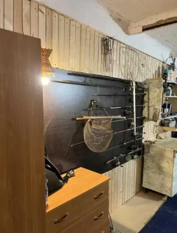 У продаж пропонуємо гараж в гаражному кооперативі на вул. Серьогіна* Загальна площа 25 кв.м* Утеплений та має житловий гарний стан* Є електрика, оглядова ямаДокументи готові до продажу!Телефонуйте, відповім на додаткові питання та організую показ!