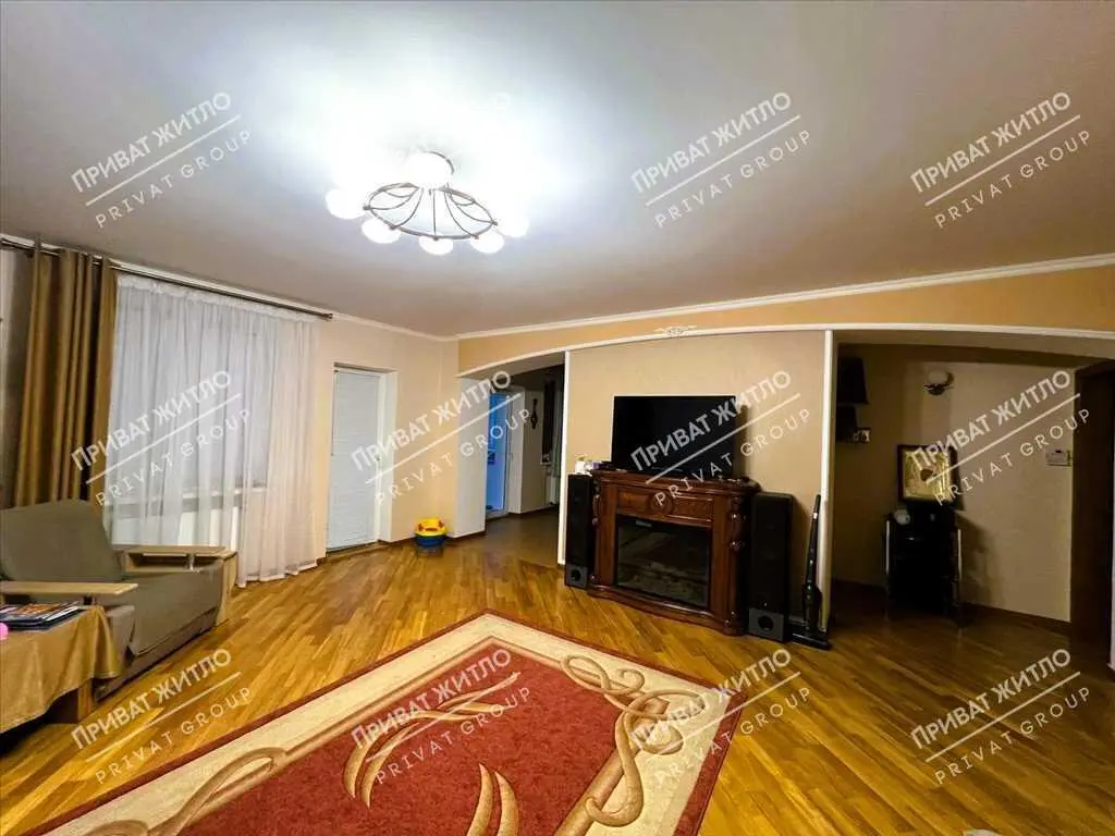 Будинок — Монастирська Гора