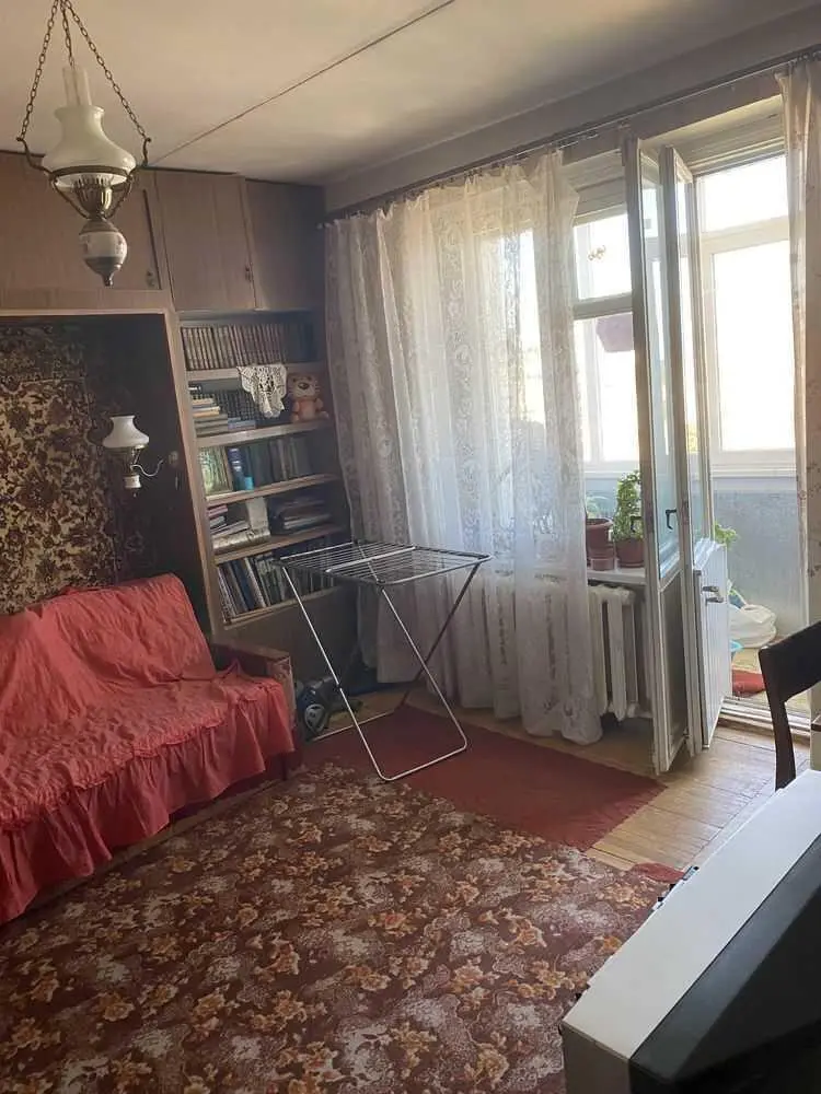 Квартира · 3 кімнати — Центр