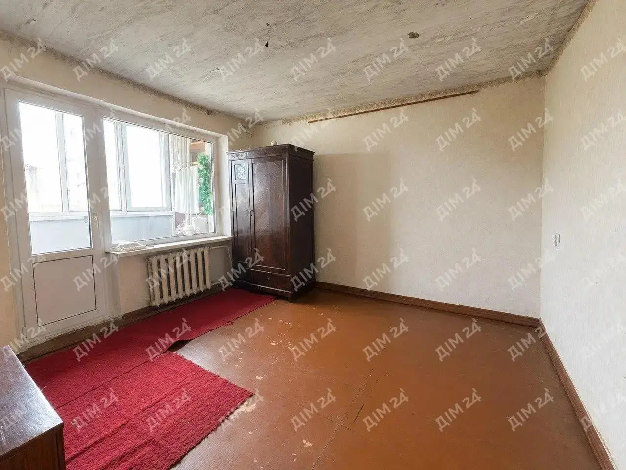 Квартира · 4+ кімнати