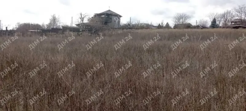 Говтвянчик. Презентуємо окремі ділянки під перспективу будівництва сучасного таунхауса або котеджу.* Загальна площа 50 соток (розділені на сім окремих ділянок);* розташування поруч з автотрасою Київ-Харків М03;* призначення для будівництва і обслуговування житлового будинку;* присвоєні кадастрові номери;* комунікації поряд.  &nbsp;&nbsp;Будуйте з перспективою!