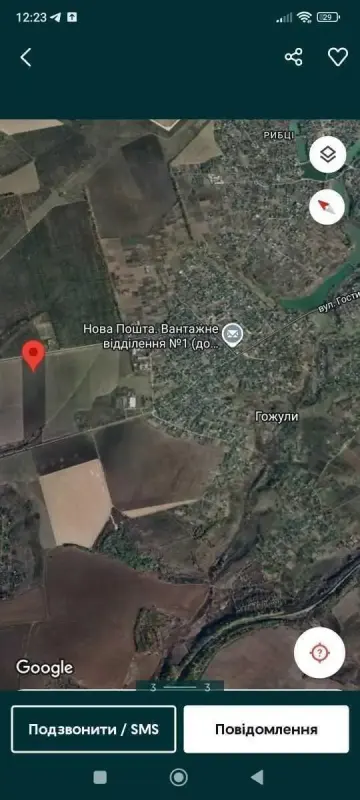 Продається земельна ділянка 2,8 га в Гожулах – ідеальна для агробізнесу!Пропонуємо до продажу земельну ділянку площею 2,8 га сільськогосподарського призначення в с. Гожули.Фасадна частина межує з асфальтованою дорогою, що забезпечує чудовий під`їзд для будь-якої техніки та транспорту.Основні переваги:Зручний асфальтований під`їзд безпосередньо до ділянки.Ідеальне розташування для розвитку тепличного господарства, розсадників, садівництва або квіткового бізнесу.Рівний рельєф, зручна форма ділянки для організації виробничих процесів.Чому саме ця ділянка?Гожули – перспективний напрямок із розвиненою інфраструктурою та близькістю до міста. Прекрасне місце для реалізації сучасних агропроєктів, створення власного фермерського господарства або тепличного комплексу.Документи в порядку. Швидкий вихід на угоду!Не втрачайте можливість розпочати або масштабувати власний агробізнес у зручному та вигідному місці!Деталі за телефоном або в особистих повідомленнях.