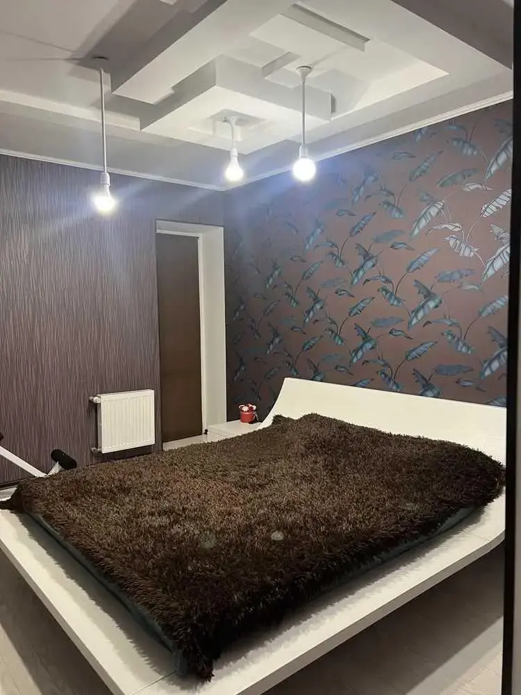 Квартира · 3 кімнати — Левада