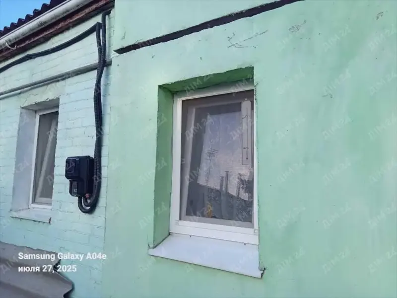 В продажу частина будинку на Балакіна.Загальна площа 20 м2, 2 кімнати.Заведений газ, свтло, центральна вода.Санвузол на вулиці.Окремий дворик, є хоз приміщення.Порд зупинка транспорту, магазин.Телефонуйте та домовляйтеся на показ!