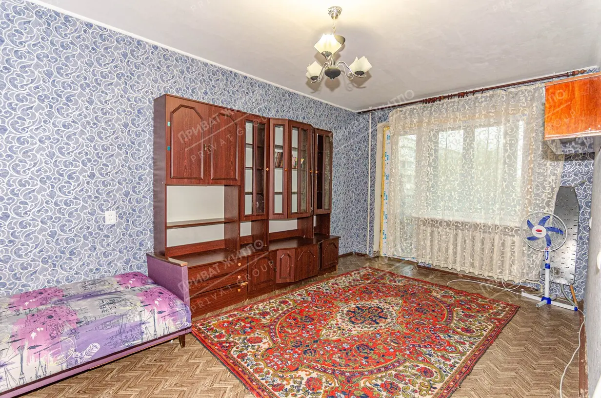 У продажу 2 кімнатна квартира в новобудові на Огнівці.Загальна площа — 66,82 кв.м, житлова — 63,04 кв.м.Квартира розташована на 9 поверсі 10 поверхового будинку.Автономне опалення.Є два утеплені та засклені балкони.Поруч школа, дитячий садок, ринок, супермаркет та зупинка громадського транспорту.Детальніша інформація за телефоном. Звертайтесь!