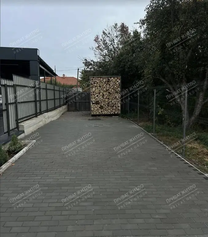 Будинок — Говтвянчик