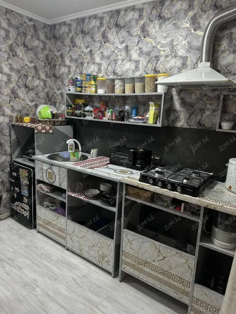 Квартира · 3 кімнати — Монастирська Гора
