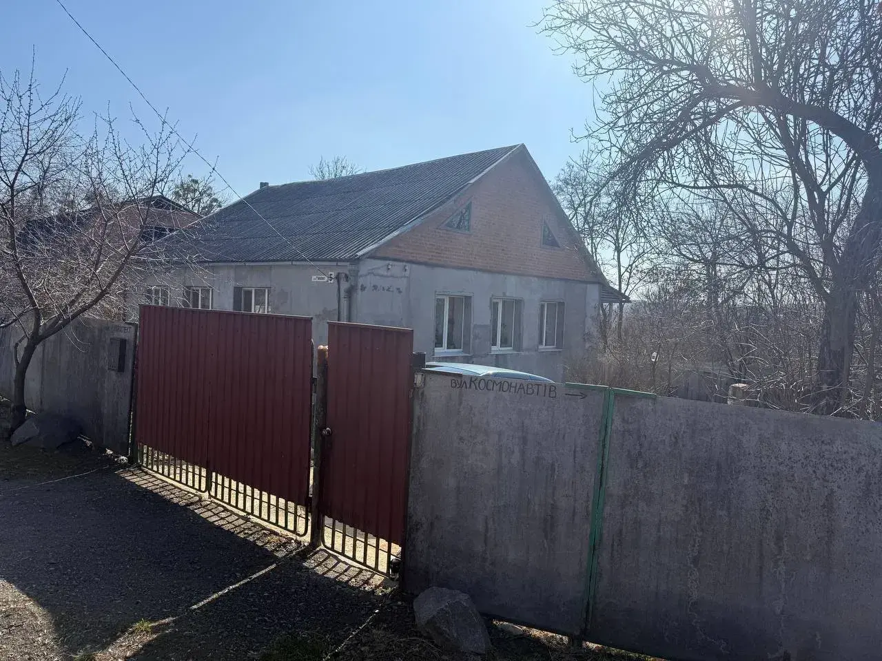 Будинок — Монастирська Гора