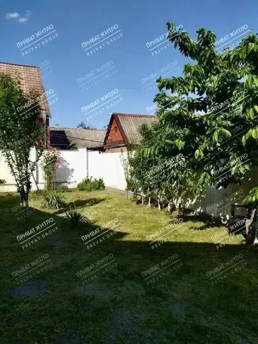 Будинок — Лісок