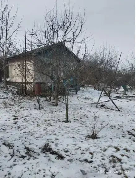 Продаж дачі в чудовому затишному місці* Цегляний будинок, загальною площею- 12 кв м, одна світла кімната та кухня* Житловий стан* Окремий туалет на вулиці, літній душ* Земельна ділянка 7 сотих - плодові дерева та простір для власних ідей* Поряд два ставки, де у вільний час можна порибалити, &nbsp;до річки &nbsp;15 хвилин пішки Є бажання відпочивати в атомфері заміського спокою -телефонуйте!