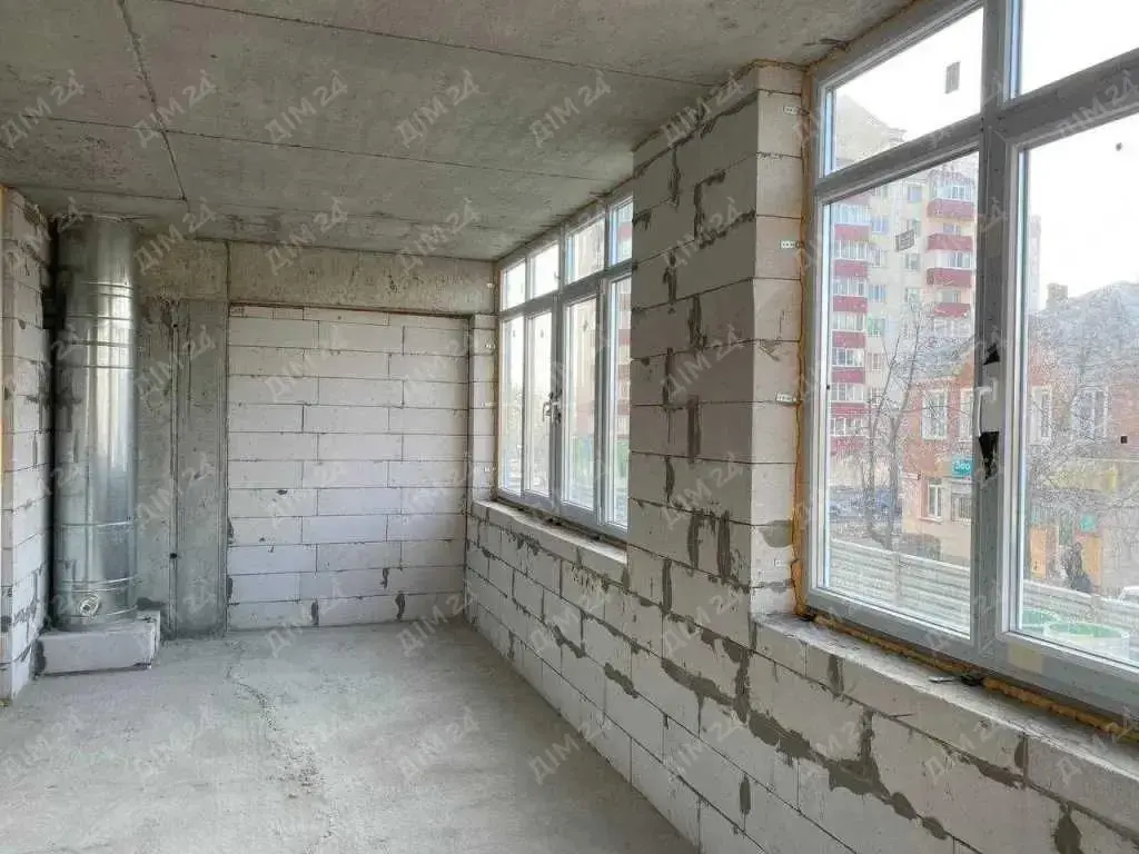 Квартира · 3 кімнати — Центр
