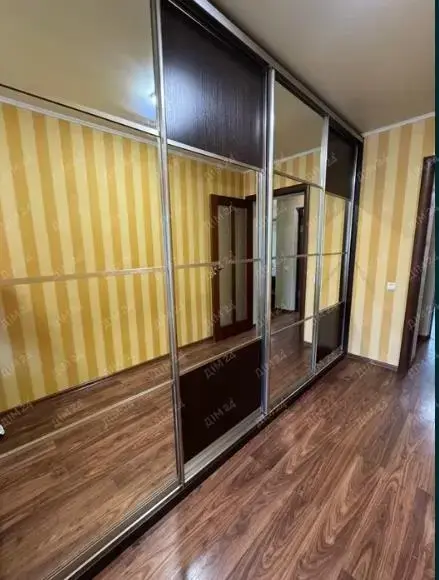 Квартира · 3 кімнати — Поділ