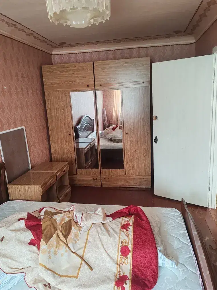 Квартира · 3 кімнати — Алмазний