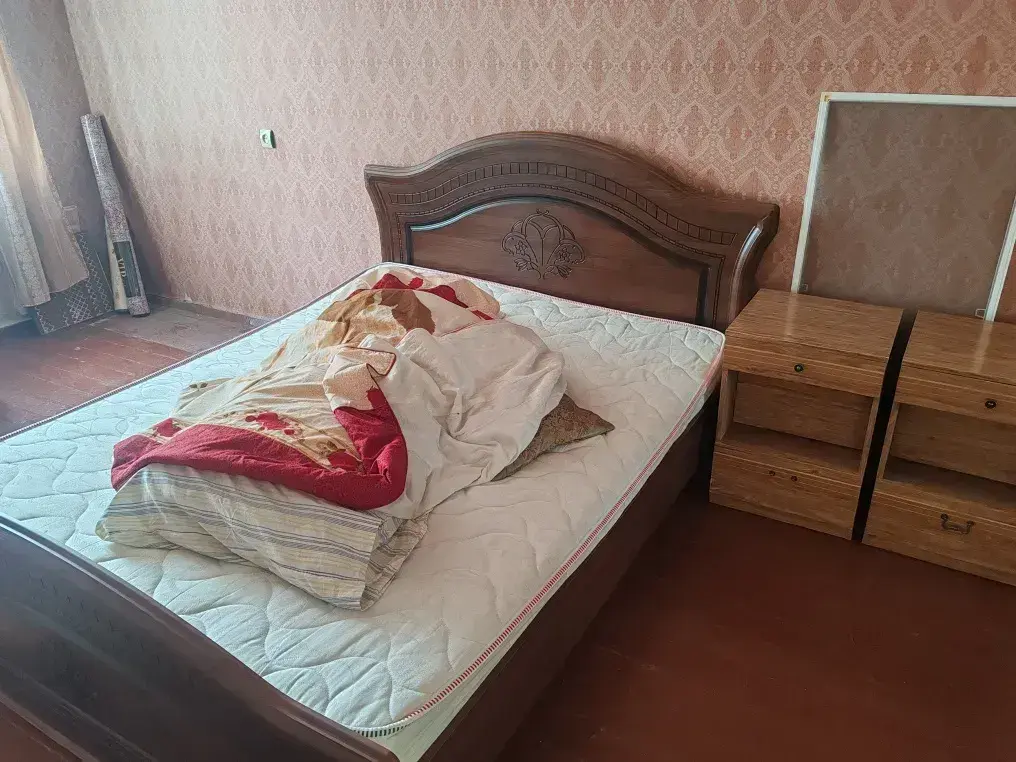Квартира · 3 кімнати — Алмазний
