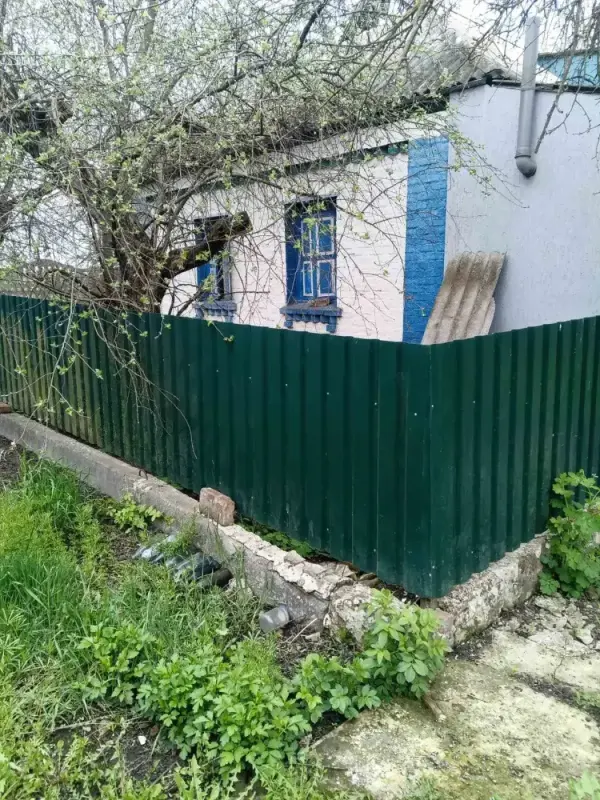 Пропонуємо у продаж будинок в Михайловці, від Полтави за 40 км* Загальна площа 56 кв.м* Три кімнати, та кухня.* Будинок саман обкладений цеглою, теплий в зимку та прохолодний влітку* По кумунікаціям - в будинок заведено світло, газопостачання, централізоване водопостачання. * Земельна ділянка 28 соток приватизована. * Територія огороджена парканом з металопрофілюТелефонуйте, відповім на додаткові питання та організую показ!