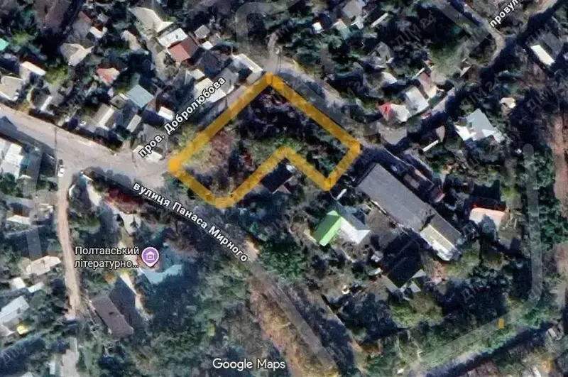 У продажу дві земельні ділянки по вул. Панаса Мирного.Загальна площа — 18 соток. Ділянки розташовані в центральній частині міста.Цільове призначення — для будівництва та обслуговування житлового будинку.Чудовий варіант для індивідуального житлового будівництва.Детальніша інформація за телефоном. Звертайтесь!