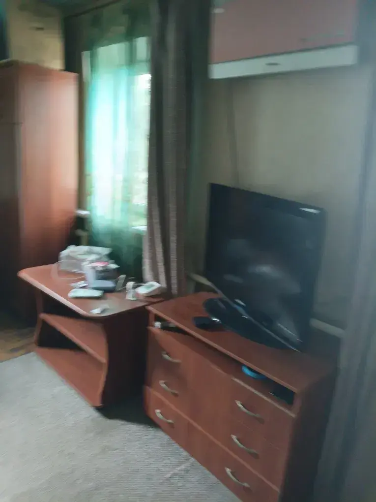 В продажу будинок в районі 8 школи.Загальна площа -67 м24 кімнати Всі комунікації в будинкуОпалення газовеКаналізація зливна ямаСтан житловий9 соток земліЄ кадастровий номерЗа додатковою інфомацією телефонуйте!
