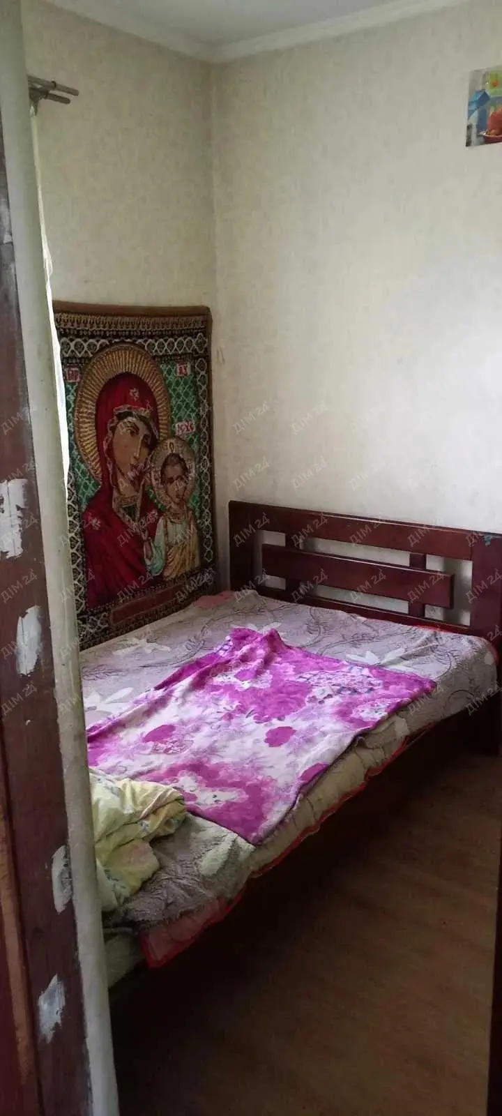 У продажу будинок у селі Кустолово-Суходілка Машівського району.Загальна площа — 51,8 кв.м. Три кімнати в житловому стані. Вода — з колодязя. Санвузол на вулиці.Земельна ділянка — 50 соток. На території є сад, город, господарські приміщення та просторе подвір’я.У селі є школа, магазин та інша необхідна інфраструктура.Детальніша інформація за телефоном. Звертайтесь!