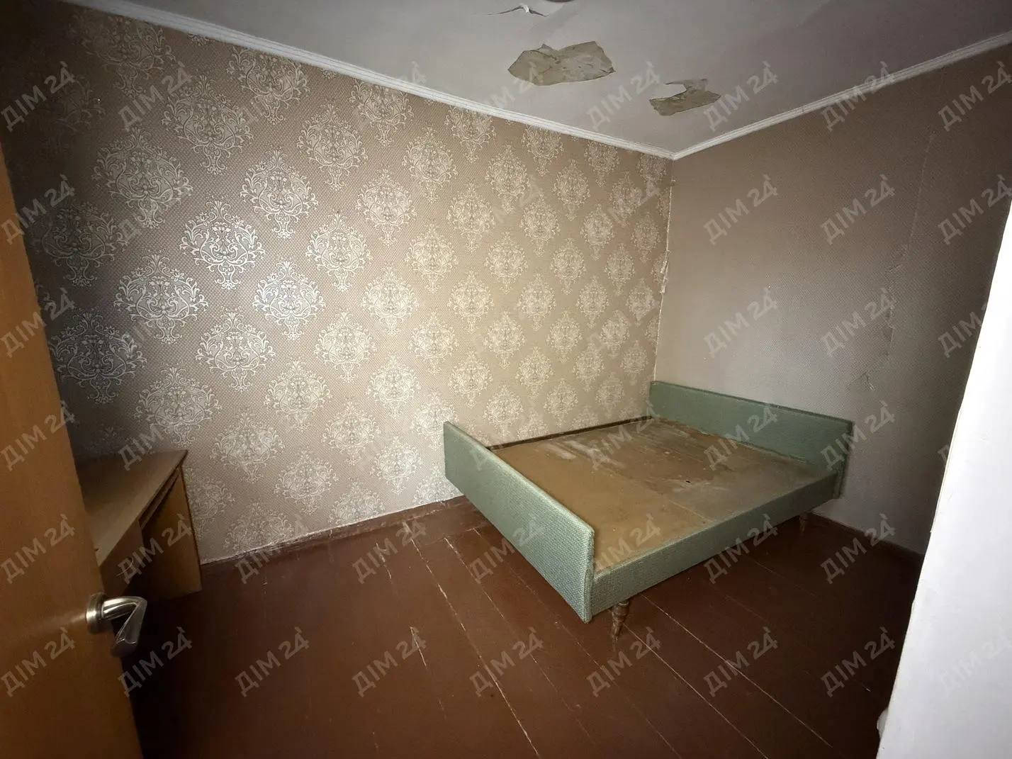 Потрібен окремий будинок в с.Мачухи. &nbsp;Проведемо кращу угоду разом! Ідеальний об`єкт для ведення господарства.Технічна характеристика:* Загальна площа будинку 72,5м2 три житлові кімнати;* простора кухня площею 16,2м2;* встановлені енергоощадні металопластикові вікна та броньовані вхідні двері;* комбіноване опалення - система тепла підлога від газового двоконтурного котла (кухня, коридор, вбиральня), газовий конвектор та піч газ/дрова;* водопостачання зі свердловини є електричний бойлер;* також є колодязь з чистою питтєвою водою.Територія:* У вашому розпорядженні чотири окремі земельні ділянки загальною площею 57 соток;* цільове призначення для будівництва і обслуговування житлового будинку;* фруктовий сад, город &nbsp;і простора прибудинкова територія; * новий і просторий вхідний погріб, господарські приміщення (потребують реконструкції). &nbsp;&nbsp;Тут переплелись тиша, природа, інфраструктура та безпосередня близькість до міста. &nbsp;&nbsp;&nbsp;