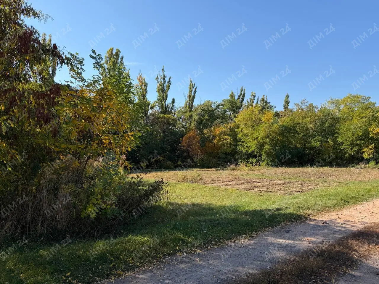 Ділянка — Яківці