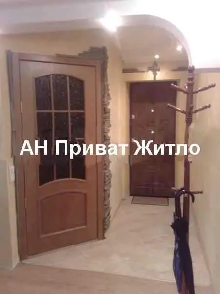 Квартира · 3 кімнати — Алмазний
