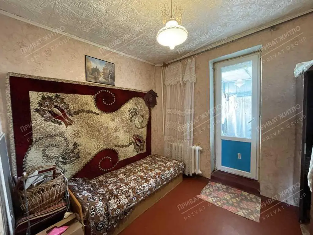 Простора квартира на Садах 2