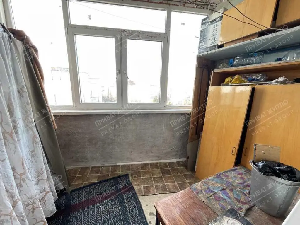 Простора квартира на Садах 2
