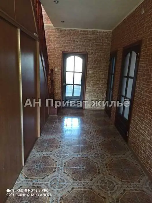 Будинок в Мильцях з гаражем для вантажного авто