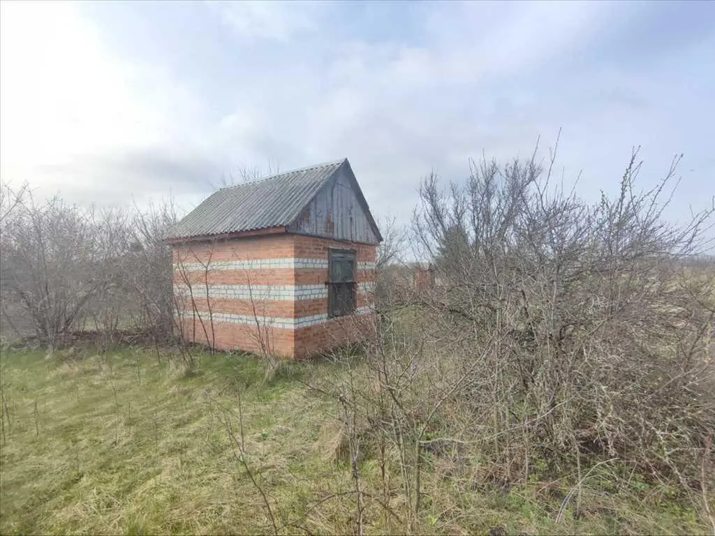 Ділянка під забудову - 15 км до міста! 