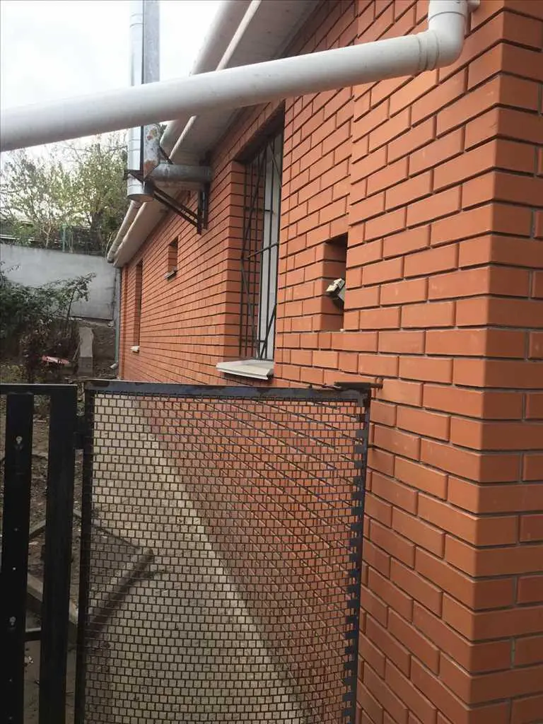 У продажу будинок в районі стадіону Ворскла