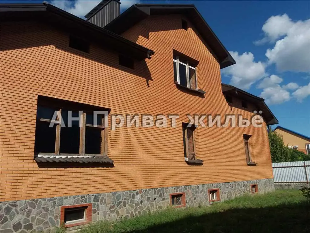 Сучасний будинок в Горбанівці 