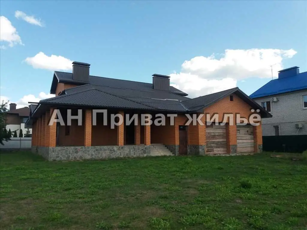 Сучасний будинок в Горбанівці 