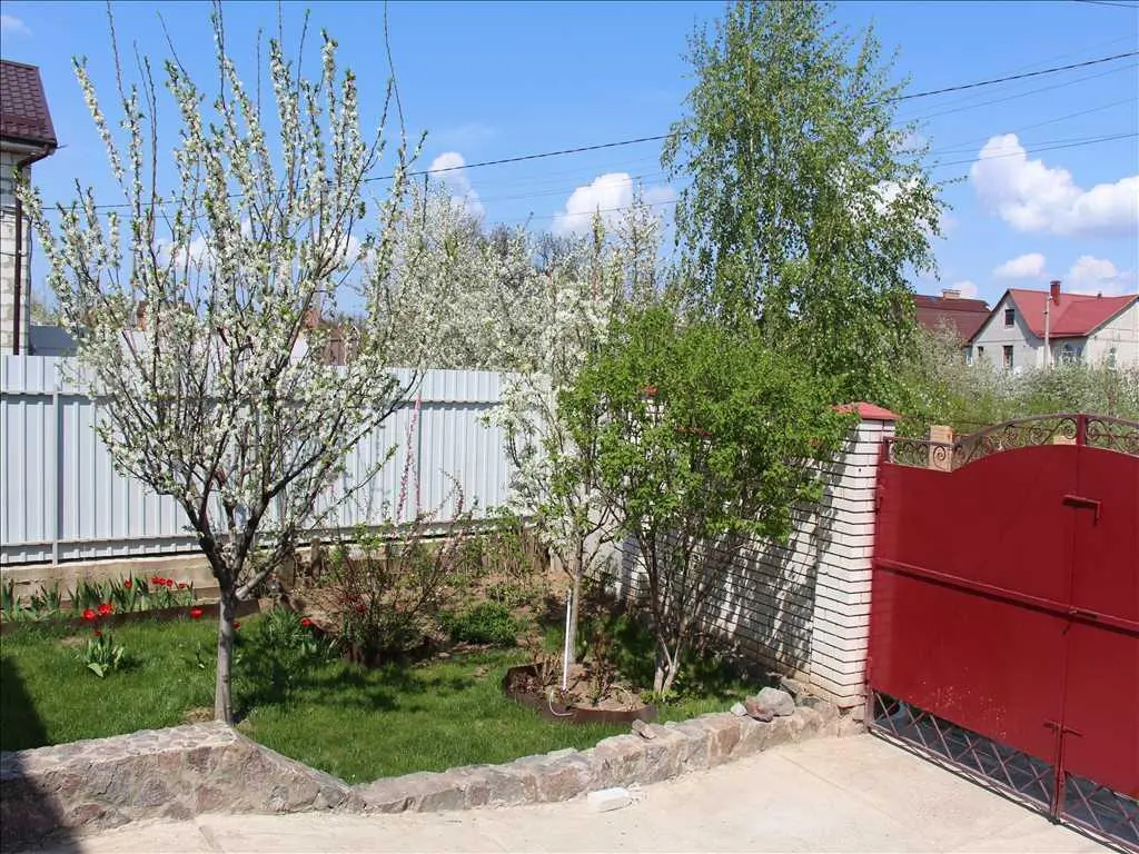 Капітальний будинок у Яру!