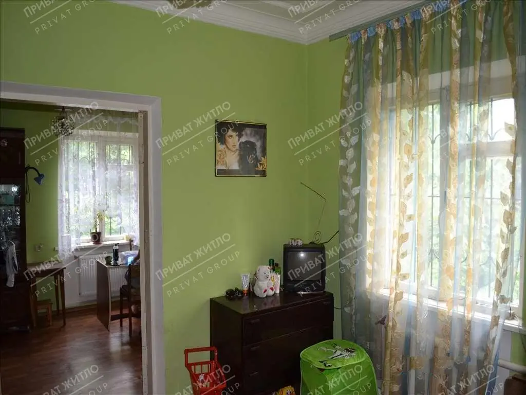 Продаж великого  будинку в місті