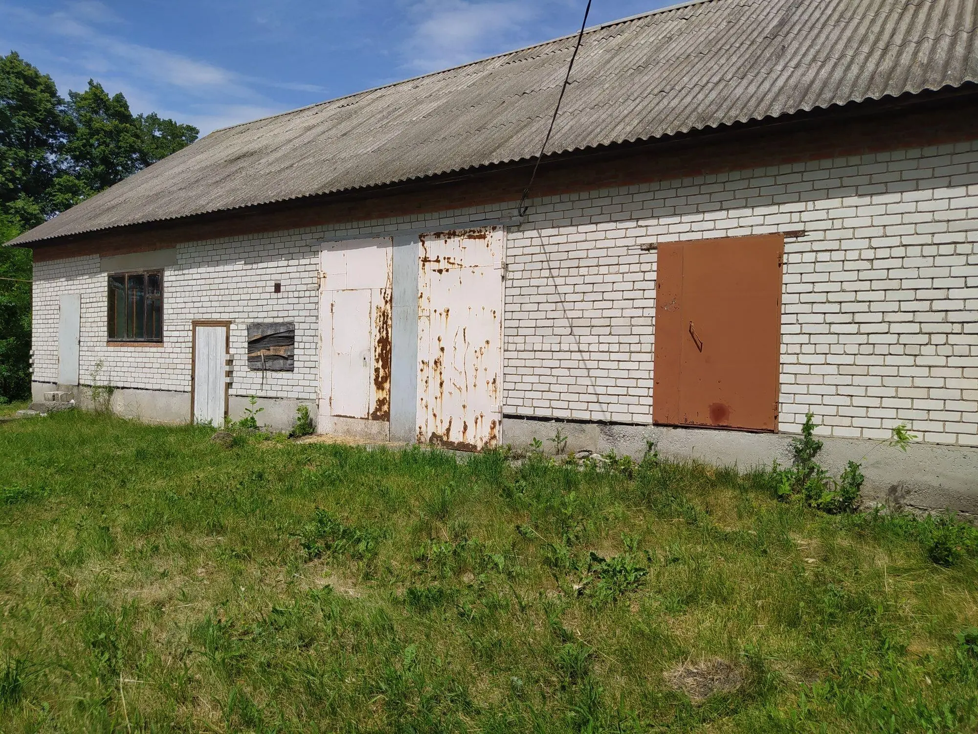 У продажу будинок в передмісті