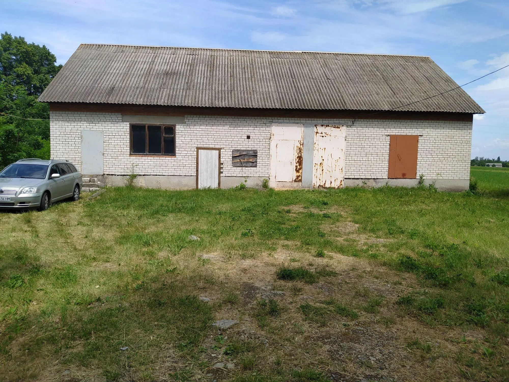 У продажу будинок в передмісті