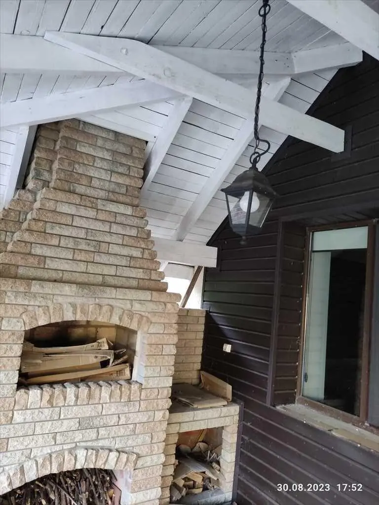 Новий цегляний будинок у Кротенках