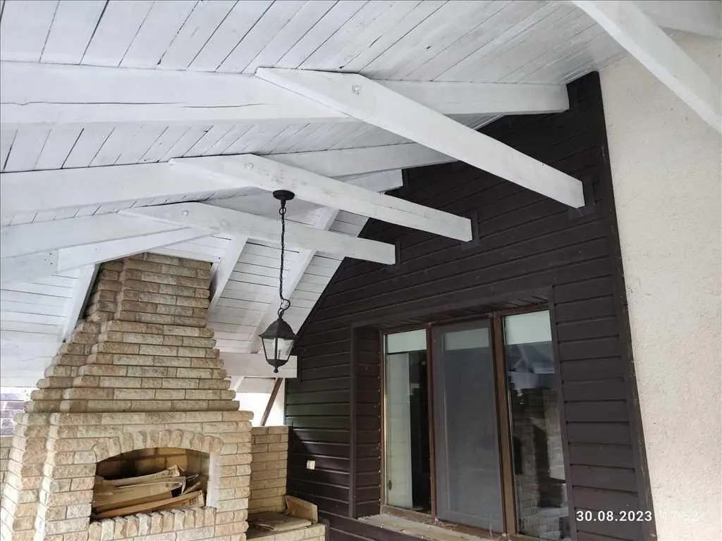 Новий цегляний будинок у Кротенках