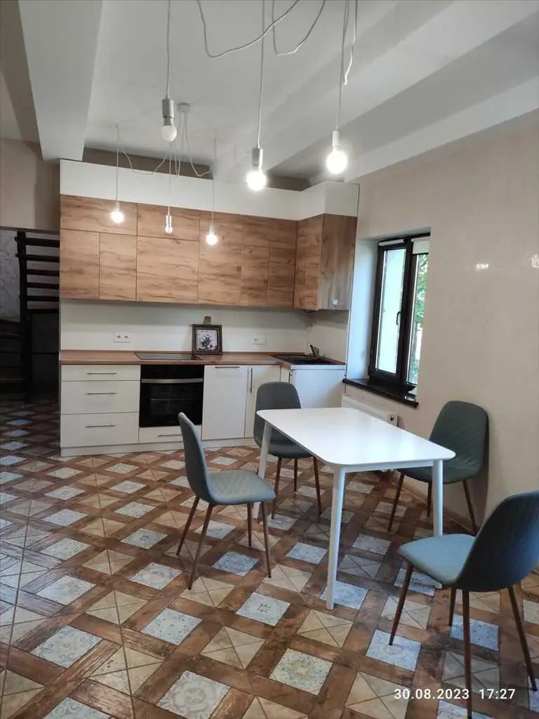 Новий цегляний будинок у Кротенках